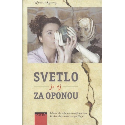 Svetlo je aj za oponou